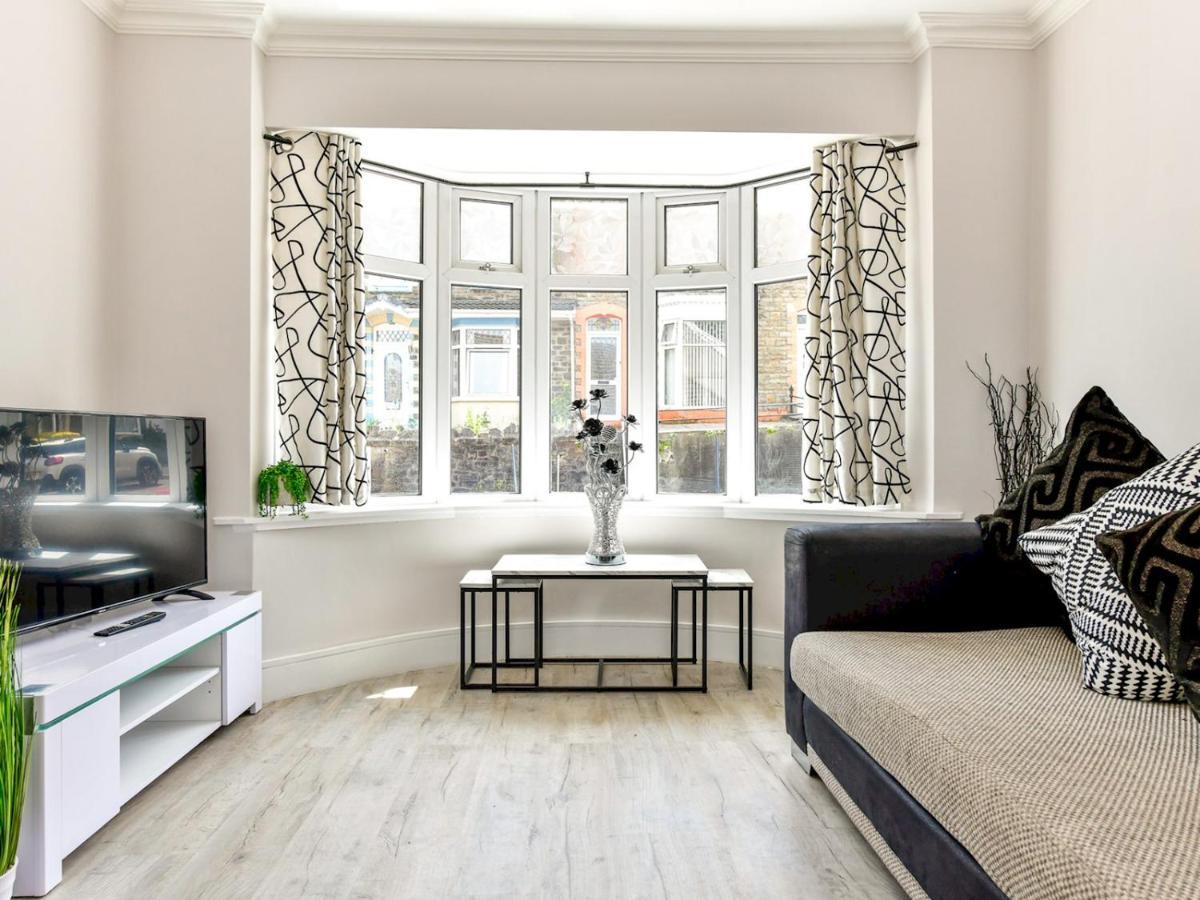 Villa Pass The Keys Newly Refurbished Modern Bungalow - Pets Welcome à Swansea Extérieur photo