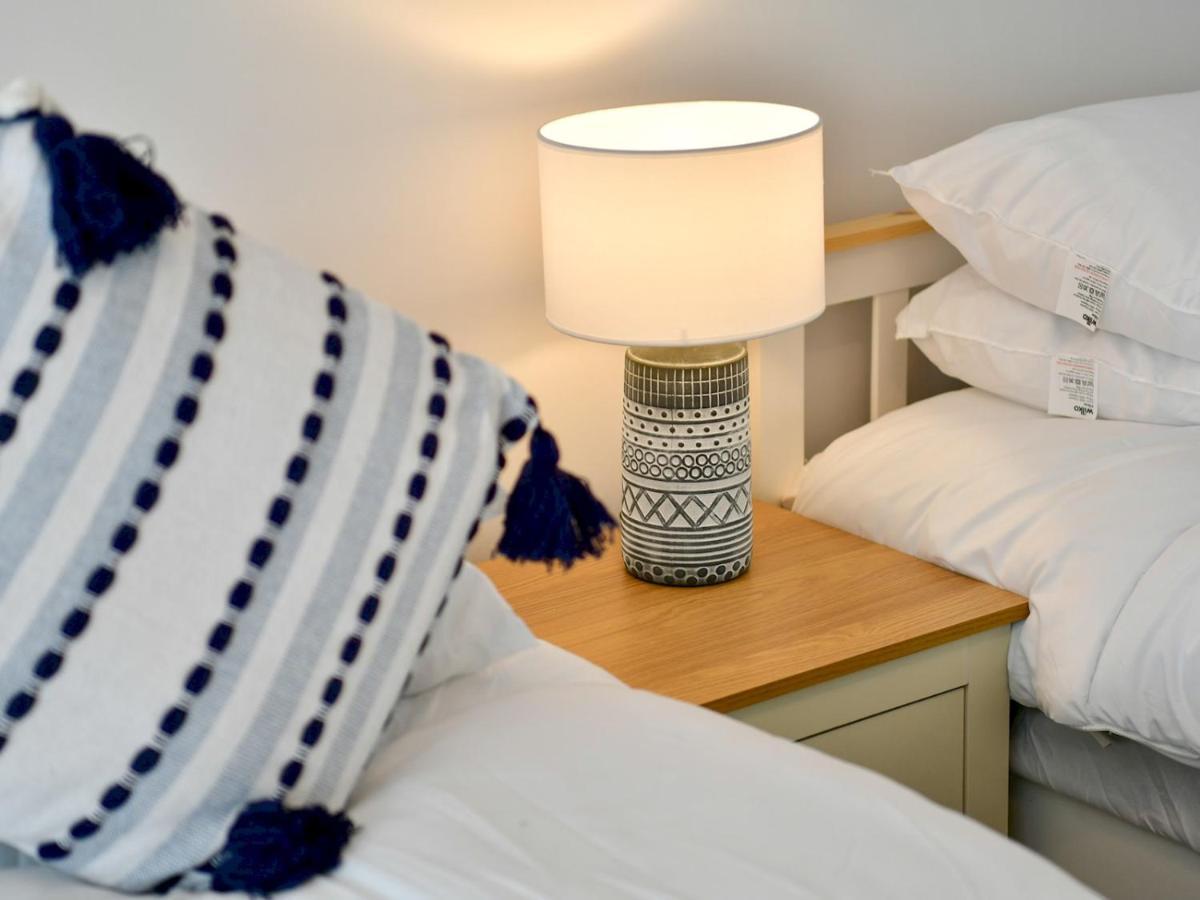 Villa Pass The Keys Newly Refurbished Modern Bungalow - Pets Welcome à Swansea Extérieur photo