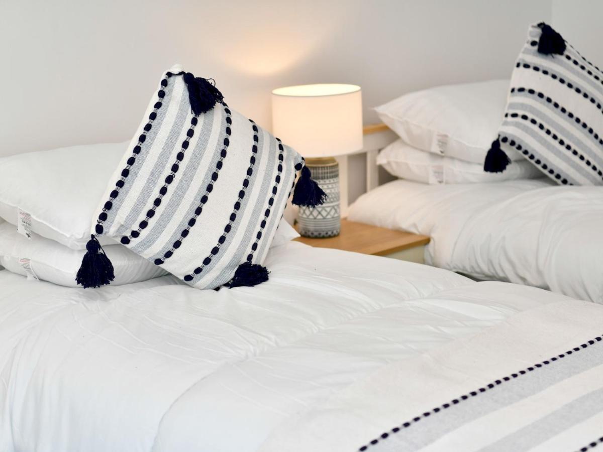 Villa Pass The Keys Newly Refurbished Modern Bungalow - Pets Welcome à Swansea Extérieur photo