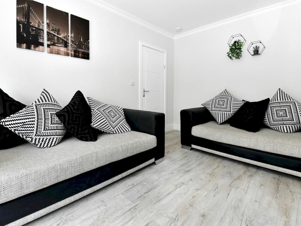 Villa Pass The Keys Newly Refurbished Modern Bungalow - Pets Welcome à Swansea Extérieur photo
