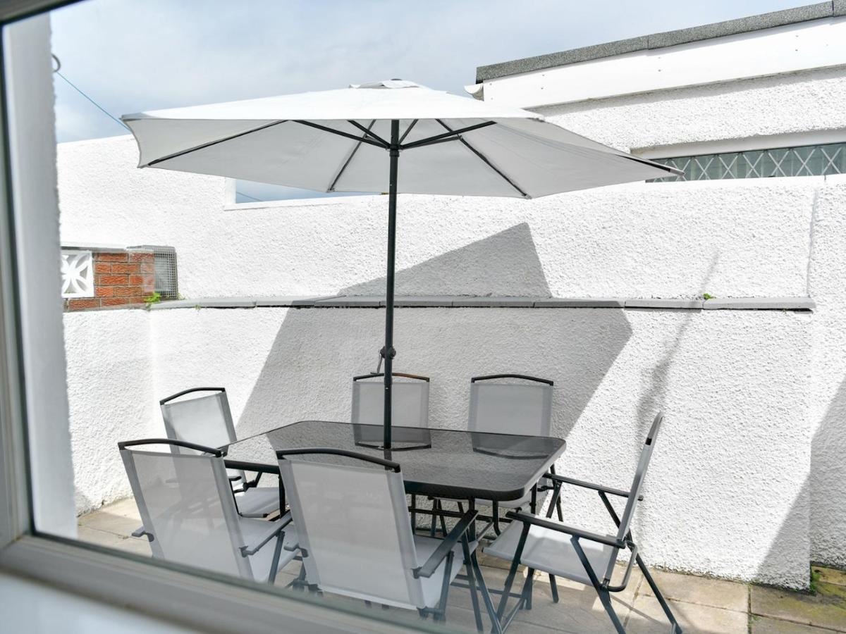 Villa Pass The Keys Newly Refurbished Modern Bungalow - Pets Welcome à Swansea Extérieur photo
